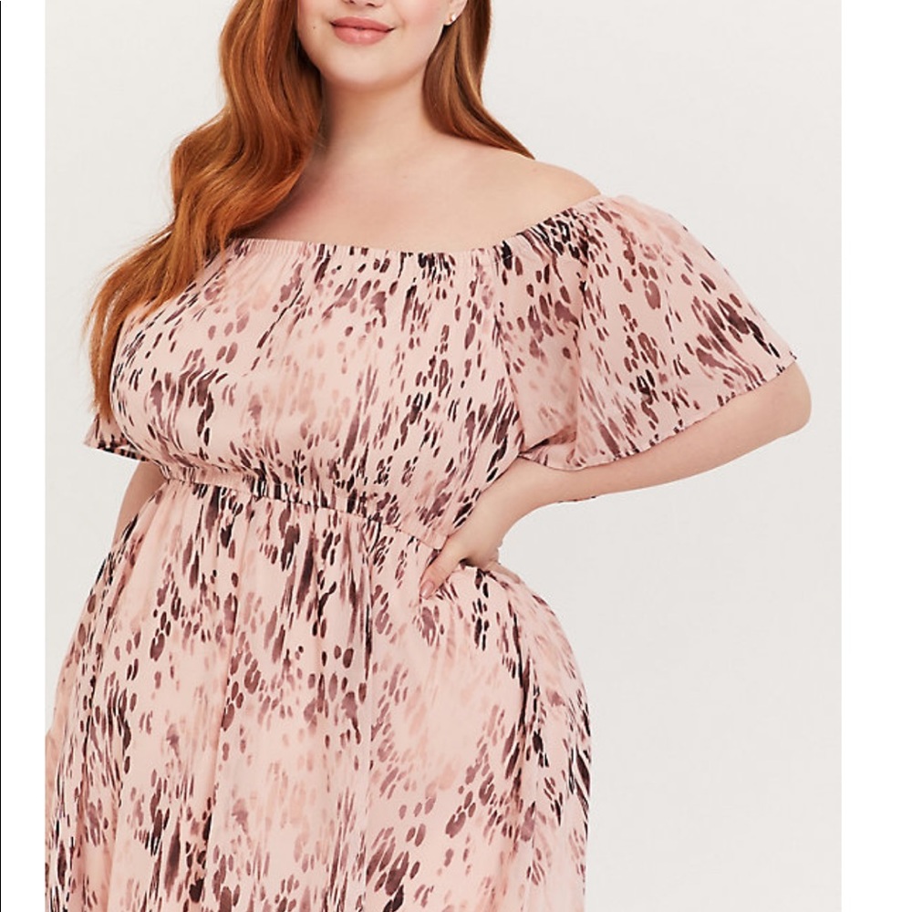 TORRID-00-NWT Peach/Pink Animal print dress